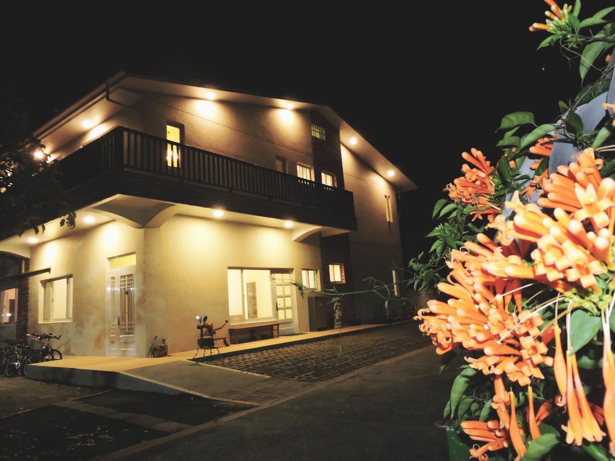 Deer House Bed & Breakfast Luye Exterior photo